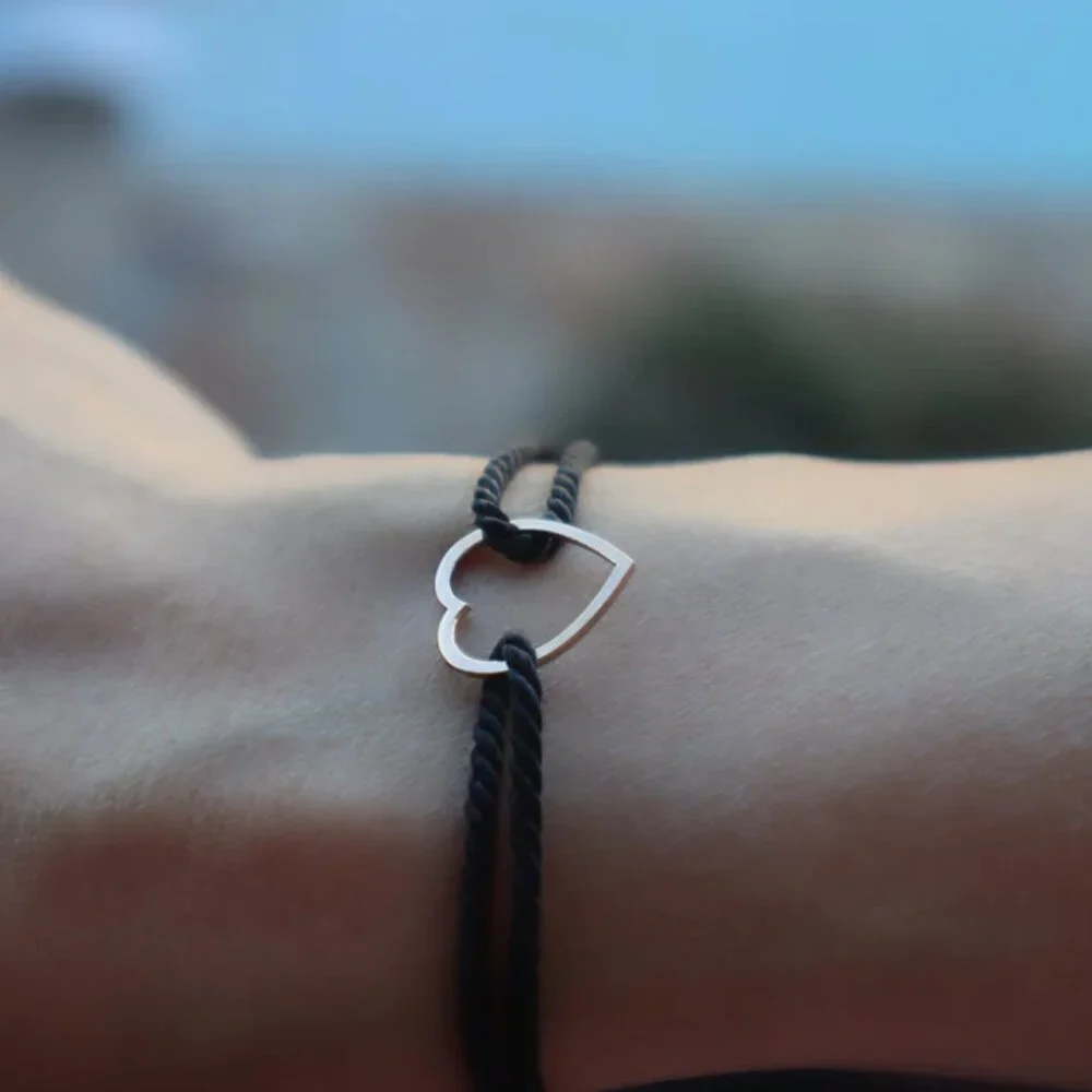 18K Gold Heart Bracelet - Picture 5 of 5